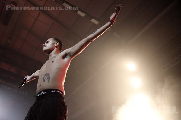 SLOWTHAI - 2019-10-31 - PARIS - Grande Halle de La Villette - Nef - 